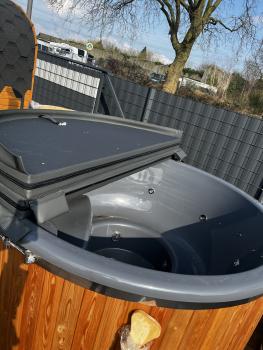 Hot Tub Fiberglass mit inkl/Holzofen und Luxusausstattung, Thermo Deckel, LED Lichter